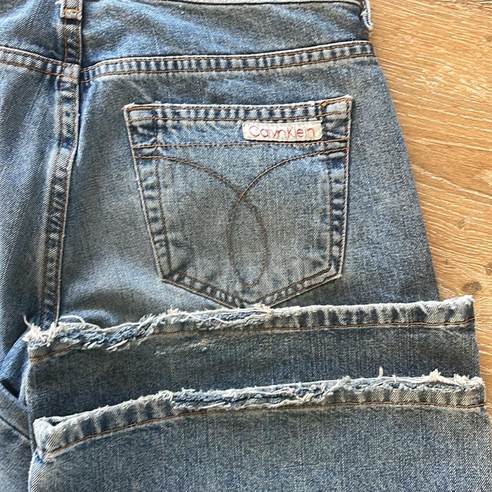 Calvin Klein Women’s jeans size 3 with 33 inch inseam - Picture 2 of 4